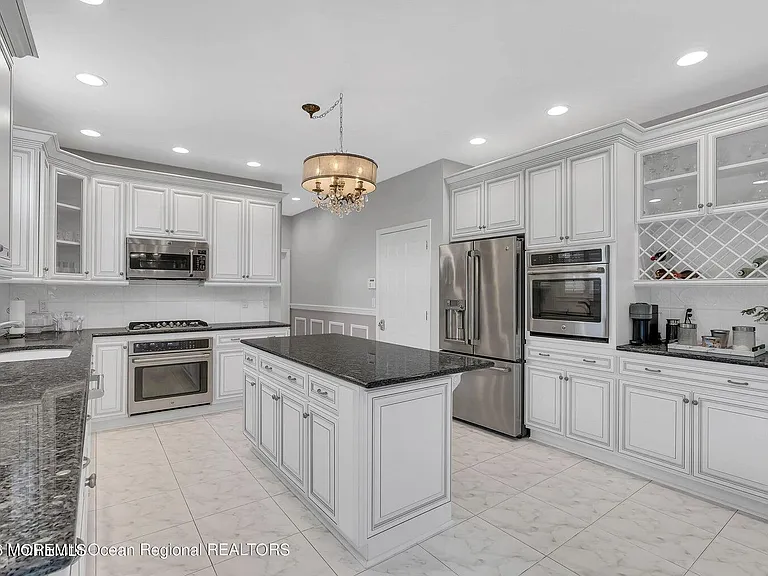 7 Mackenzie Rd — Photo 16