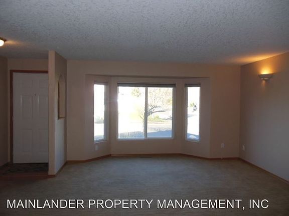 3rd image of 530 SE 68th Ave