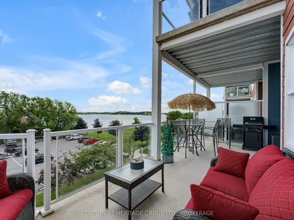 130 Water St #312, Gananoque, ON K7G 0A8