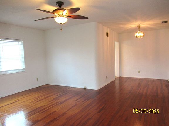 4th image of 473 Golf Blvd