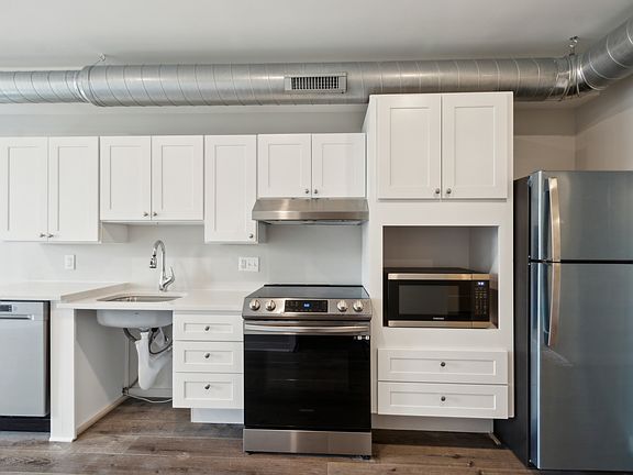 5th image of 5300 Whitby Ave Unit 304