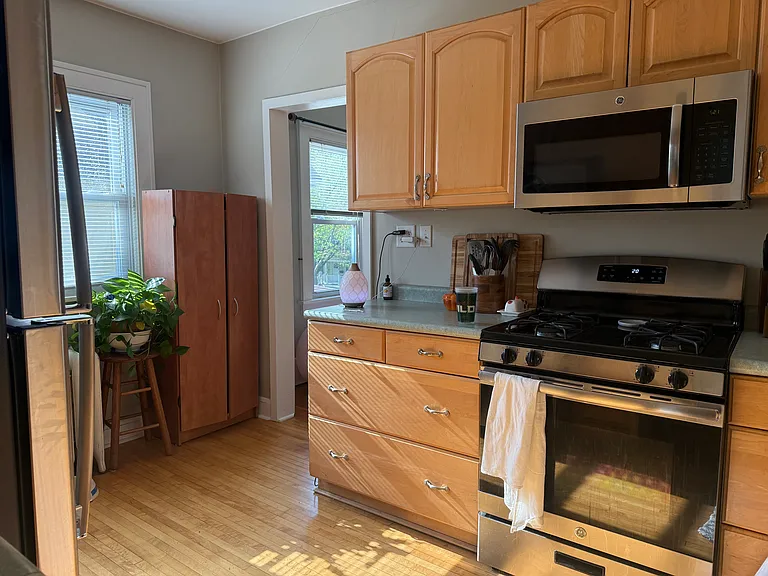 874 Hague Ave #2 — Photo 4