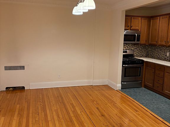 4th image of 198 Pawling Ave #3