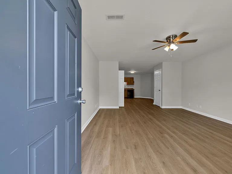 104 Maureen Dr #B — Photo 4