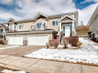 520 S Rocky Vista Gdns NW, Calgary, AB T3G0B7