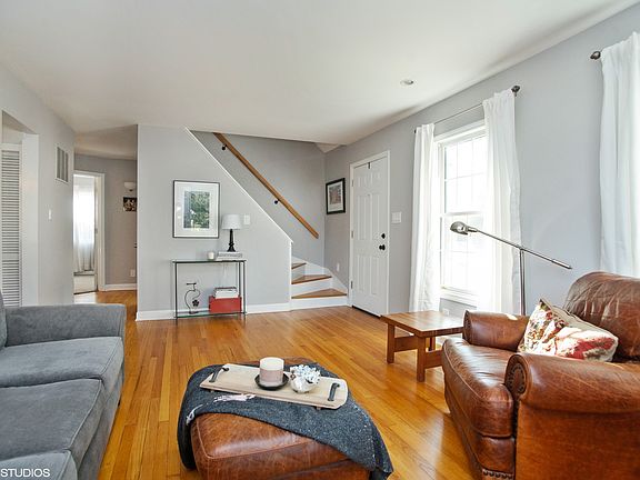 3rd image of 448 W Meadow Ave