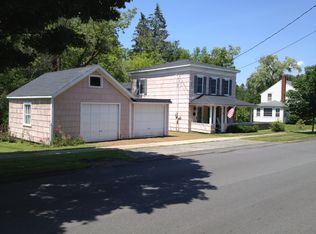 9 Burton St, Cazenovia, NY 13035