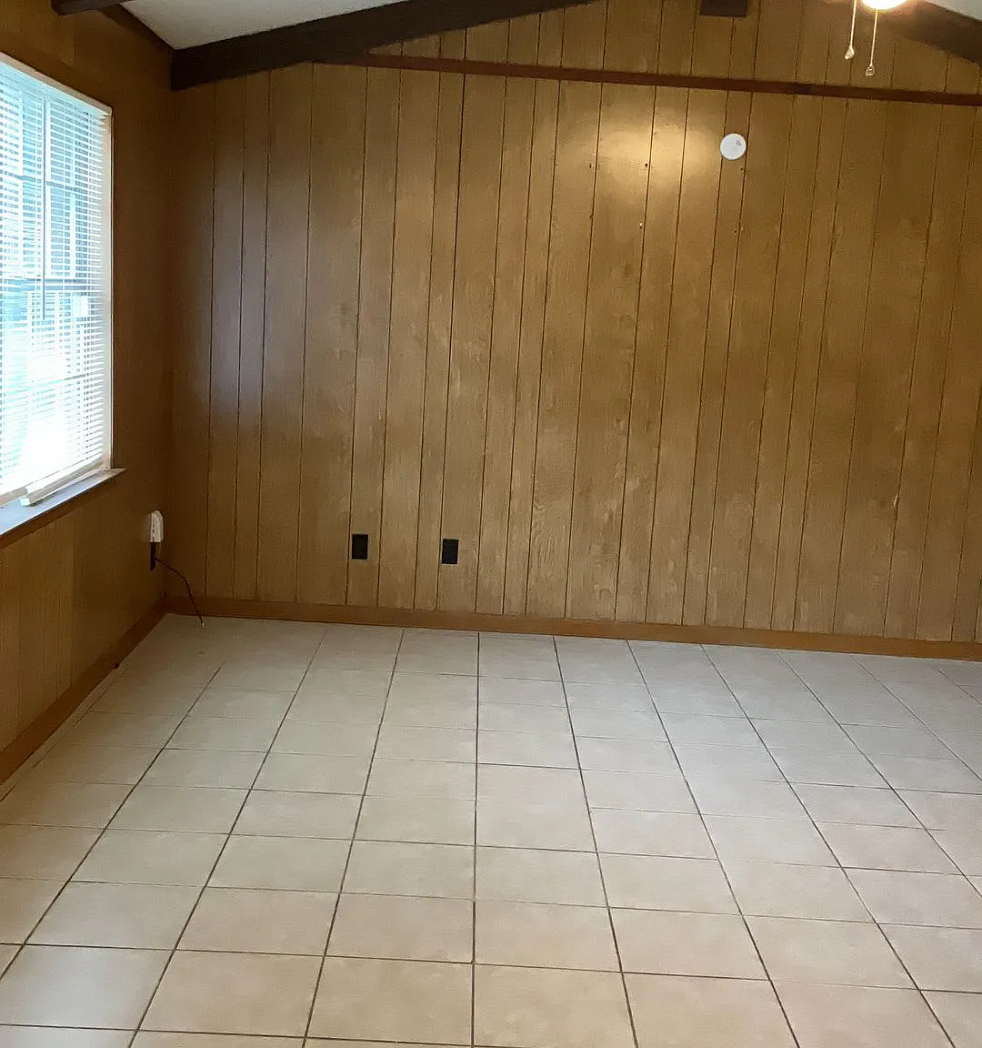 2 bed, 960 sqft, $895 — Photo 2
