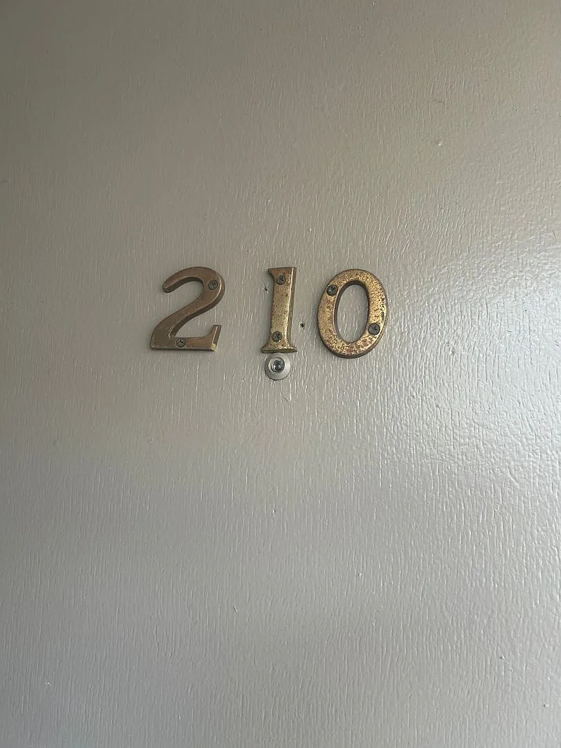 1045 S. Ardmore Avenue — Photo 2