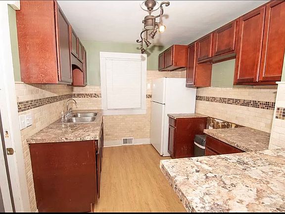 5th image of 337 Saint Lawrence Ave #Lo1