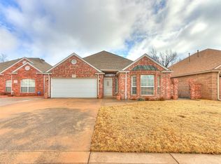 1207 Regency Ct, Kingfisher, OK 73750