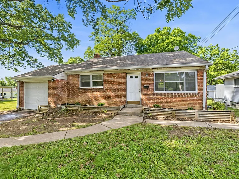 4220 Viewland Dr — Photo 2