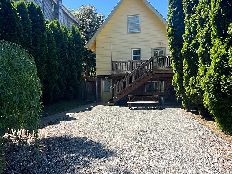 1114 27th Ave — Photo 2