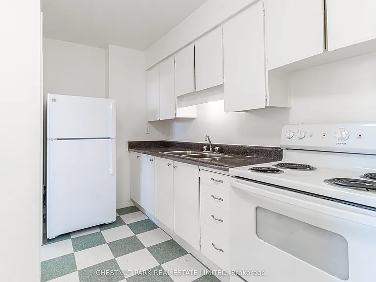 40 Godstone Rd #1507 — Photo 22