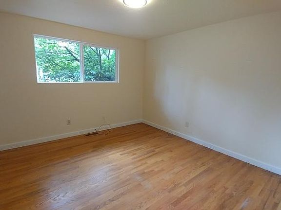 5th image of 18053 1st Ave NE