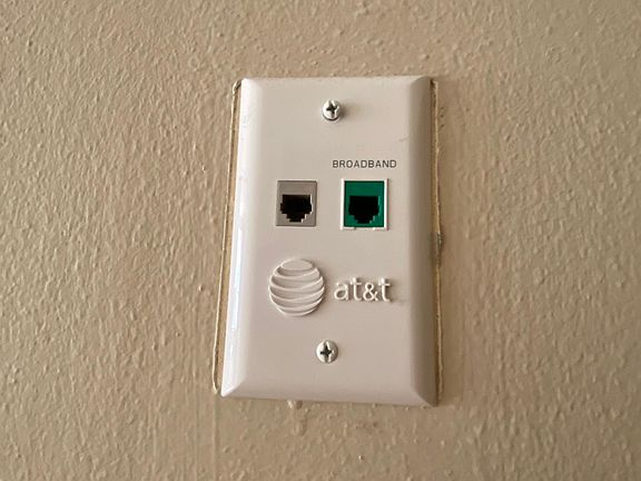 4th image of 2636 S Logan Ave #211
