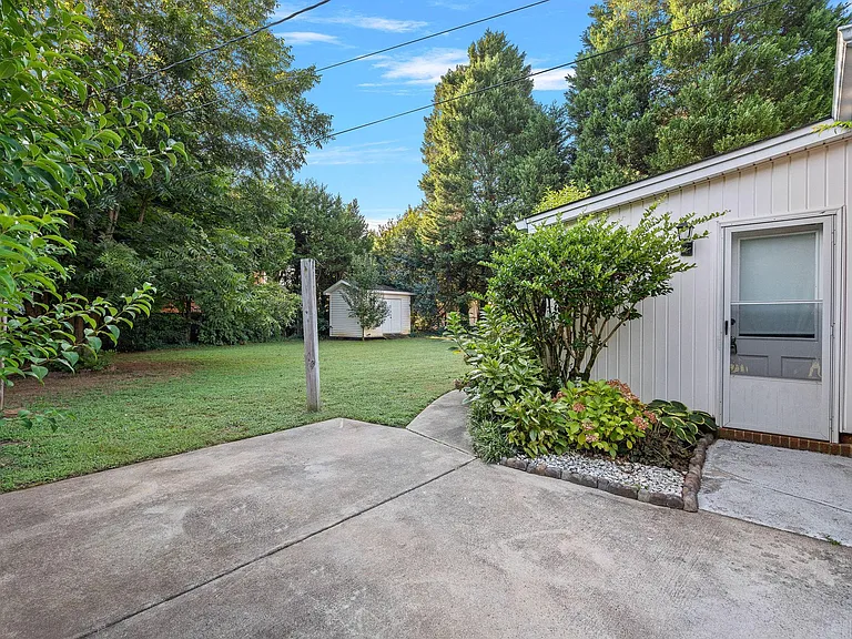 4713 Walden Ct — Photo 14