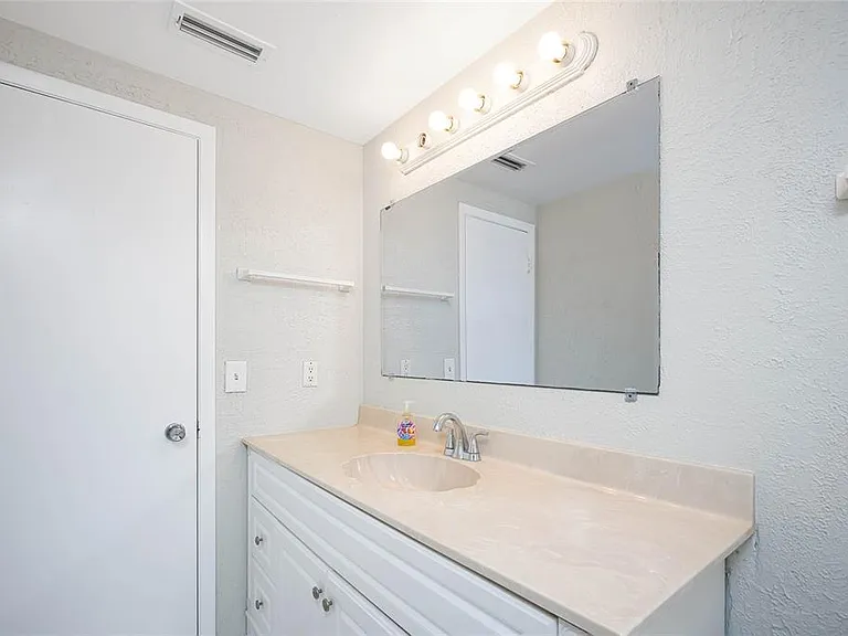 232 Pocono Trl E — Photo 21