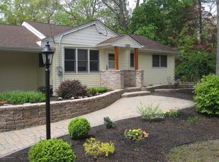 121 Pension Rd, Manalapan, NJ 07726