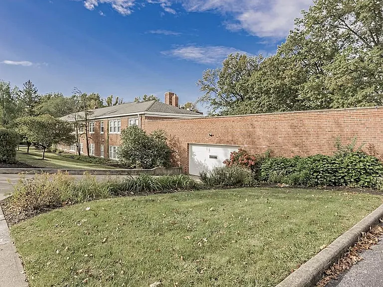 20301 Shelburne Rd #9 — Photo 32