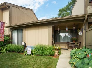 541 Isle Royal Bay, Roselle, IL 60172
