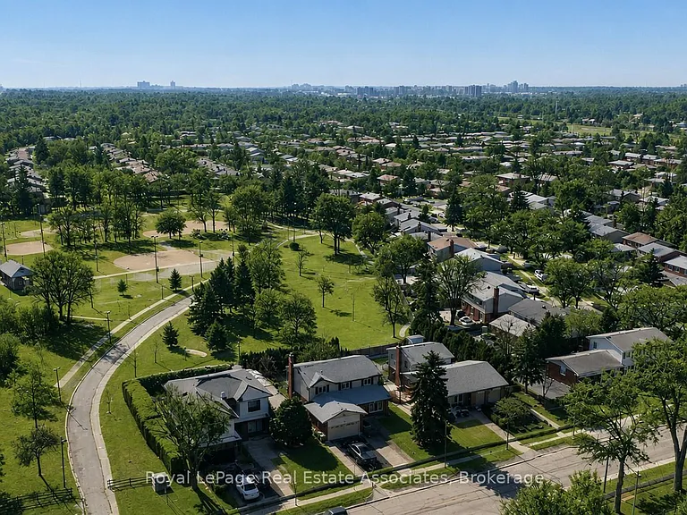 1550 Woodeden Dr #UPPER — Photo 26