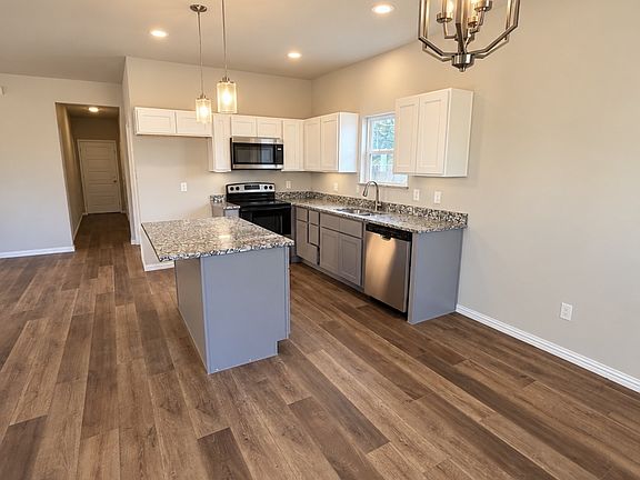 5th image of 1137 Stella St