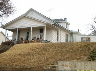 706 Mound St, Mound City, MO 64470