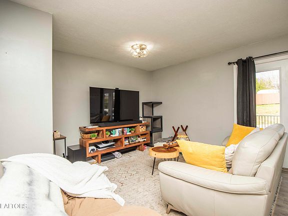 4th image of 1617 Woodrow Dr APT 506