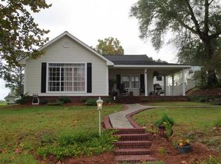 97 E Main St, Gilbertown, AL 36908
