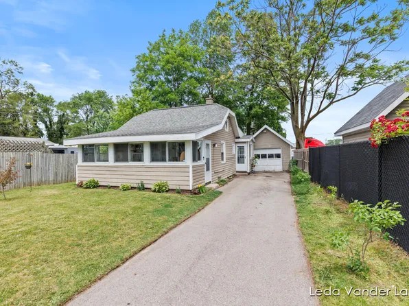 19 Jordan St SW, Wyoming, MI 49548