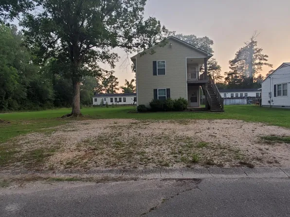 710 S Orange St, Wallace, NC 28466