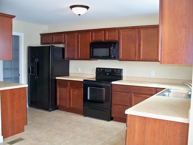 2nd image of 1203 Corinne Ln