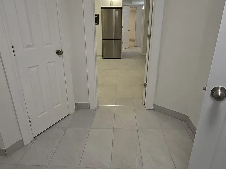 225 Waverly St S #LOWER — Photo 13