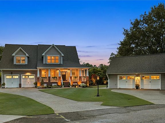 2nd image of 302 Dawson Dr