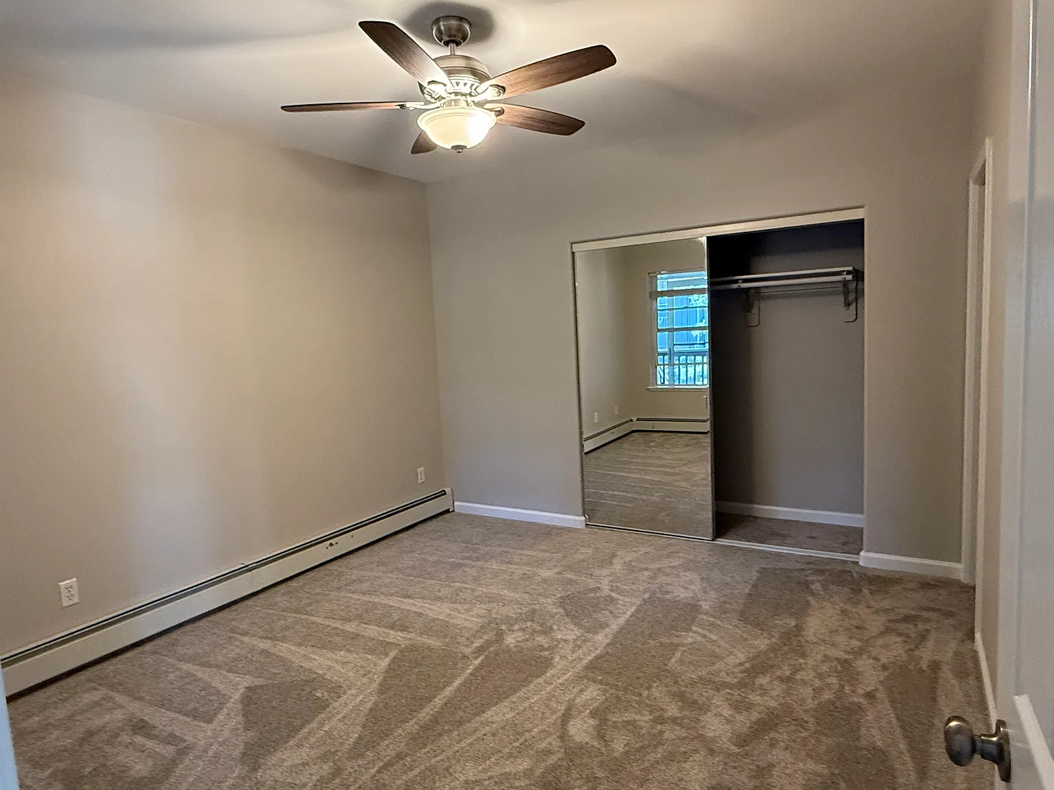 3 bed, 980 sqft, $2,600 — Photo 4