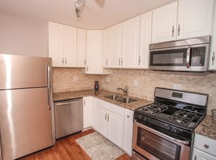 96 Bernard Dr, Buffalo Grove, IL 60089