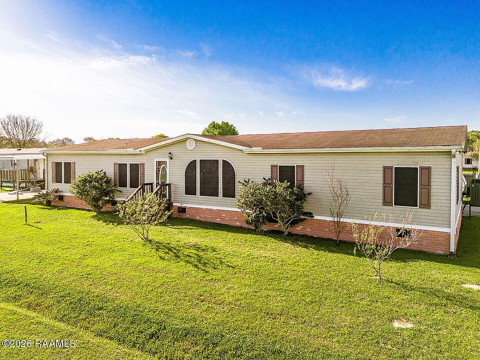 1st image of 305 Breezy Ln