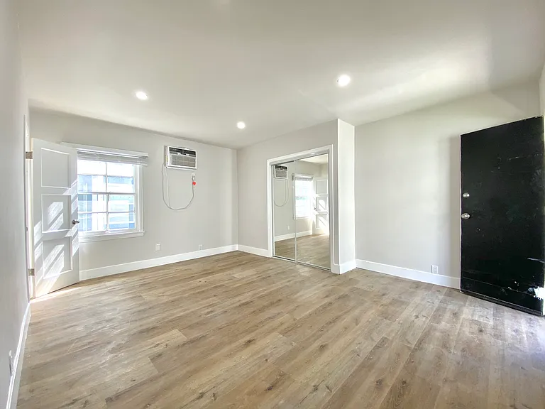 14532 Dickens St #4 — Photo 7