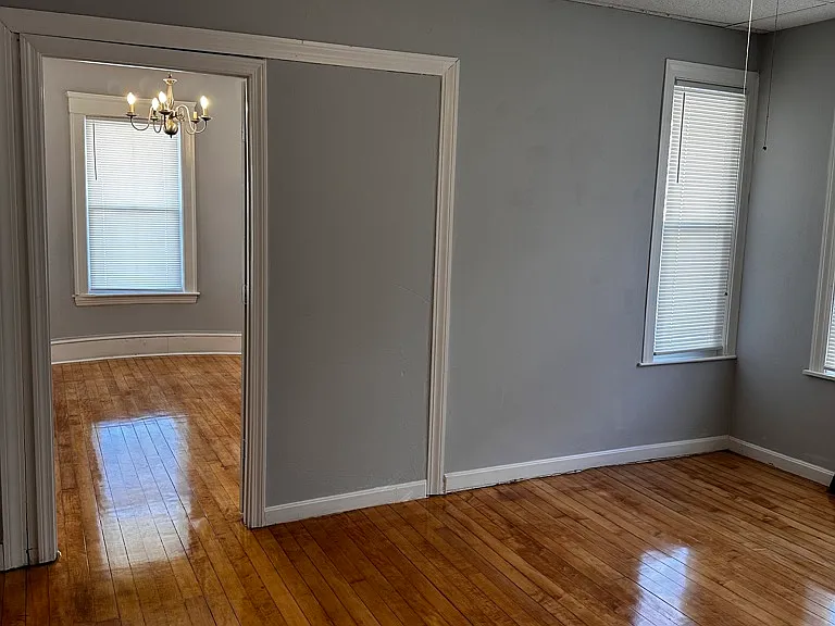 16 Groton Pl — Photo 5