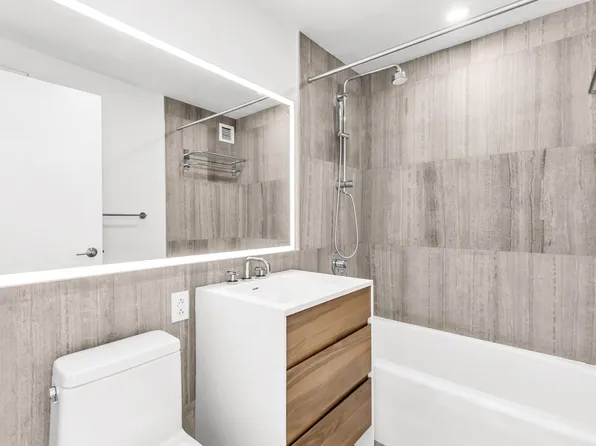 200 West 60th Street image 10 of 39