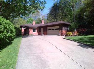 2600 Creekedge Dr, Pittsburgh, PA 15235