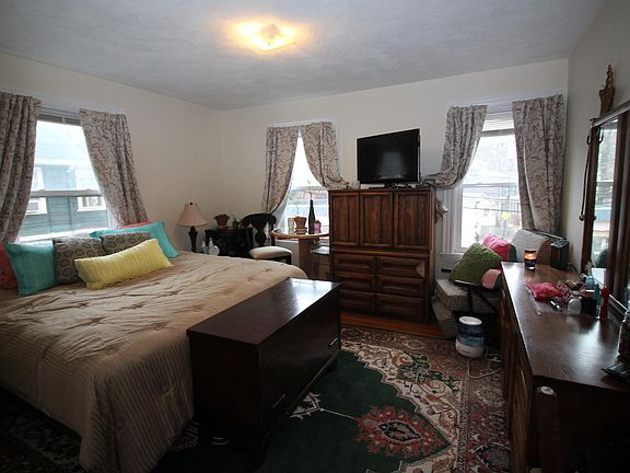 4th image of 48 Brooks St #2A