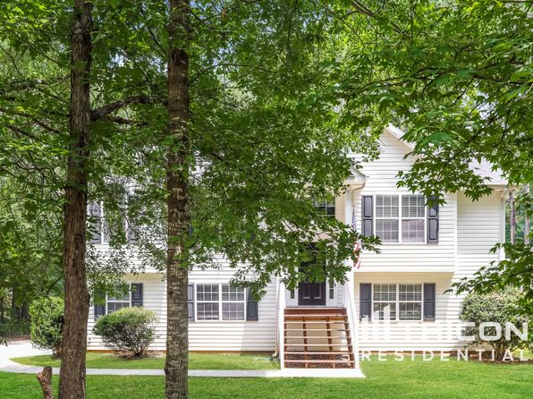 65 Applewood Cir, Newnan, GA 30263