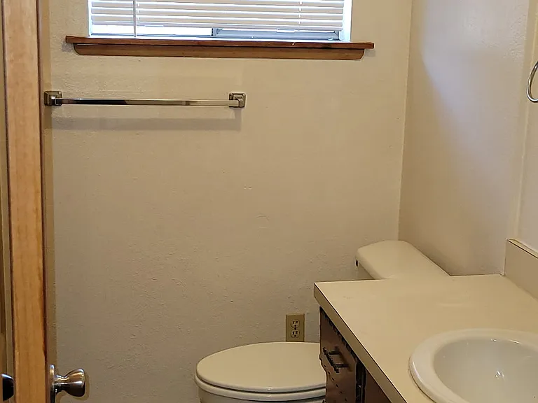 4437 Wyatt Ln — Photo 6