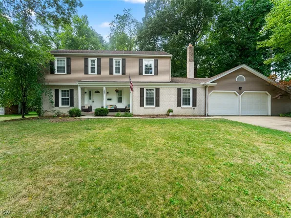 503 Hickory Hollow Dr, Canfield, OH 44406