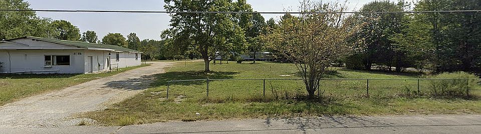 2nd image of 3490 Old Rock Island Rd