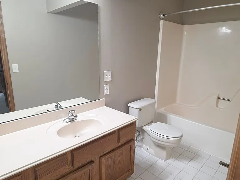 325 Westbrook Dr — Photo 17