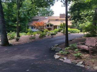 6 Lake Iosco Rd, Bloomingdale, NJ 07403