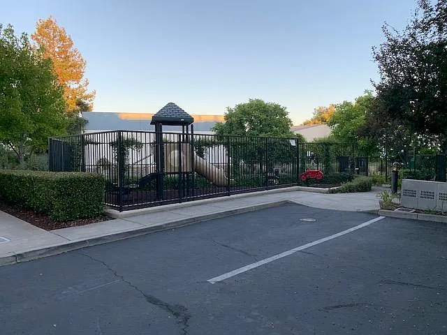 52 Picasso Ct — Photo 35